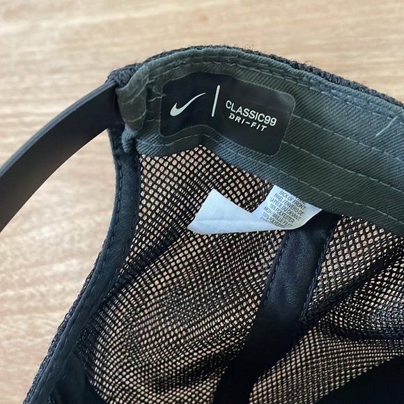 Nike Golf Snapback - Dark gray like new 💯 - Picture 6 of 7